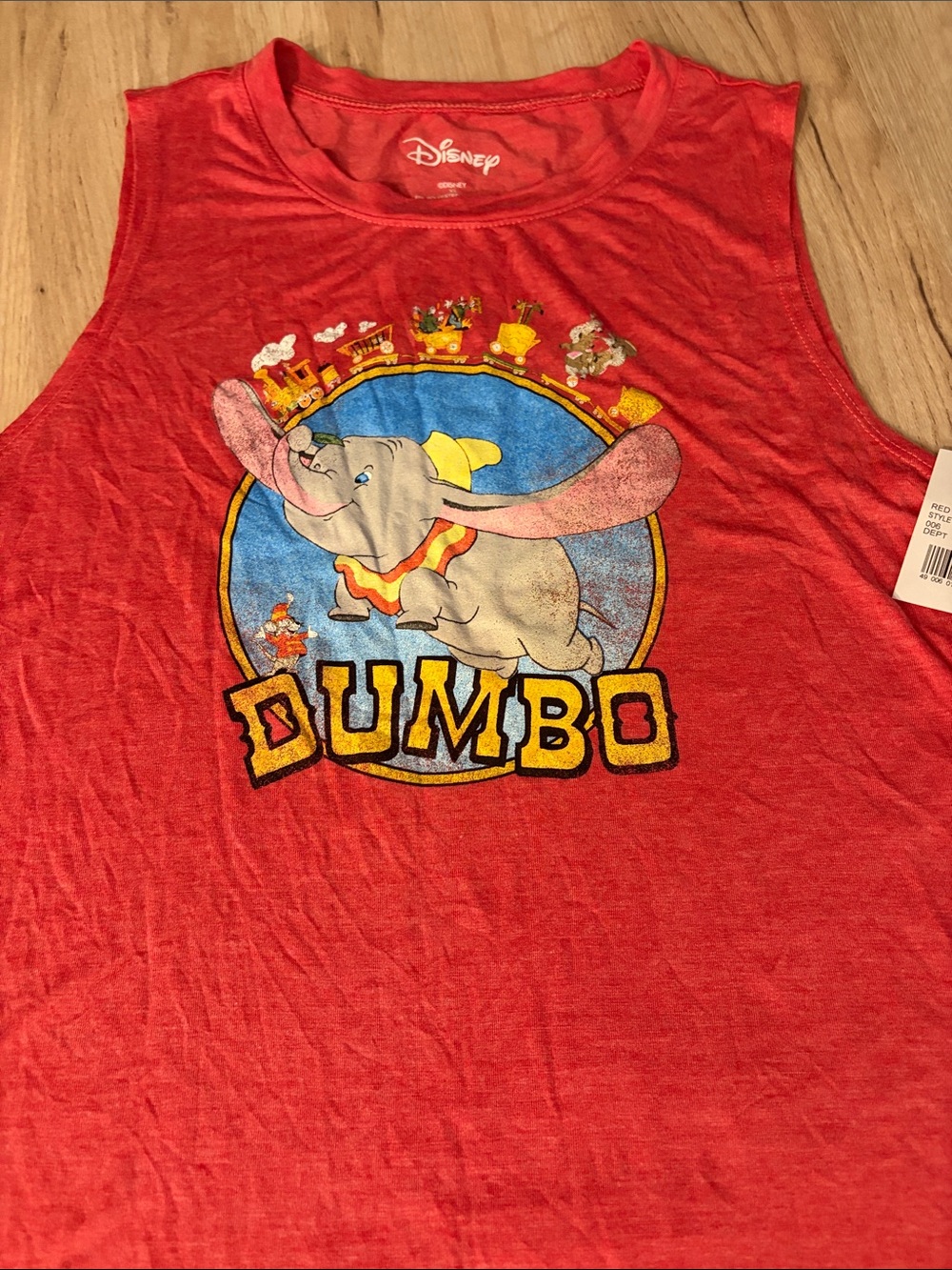 DISNEY DUMBO WOMENS XL RED SLEEVELESS GRAPHIC TANK TOP SIZE XL NWT - Picture 4 of 7